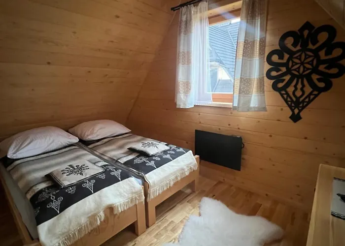 別荘 Goralski House *